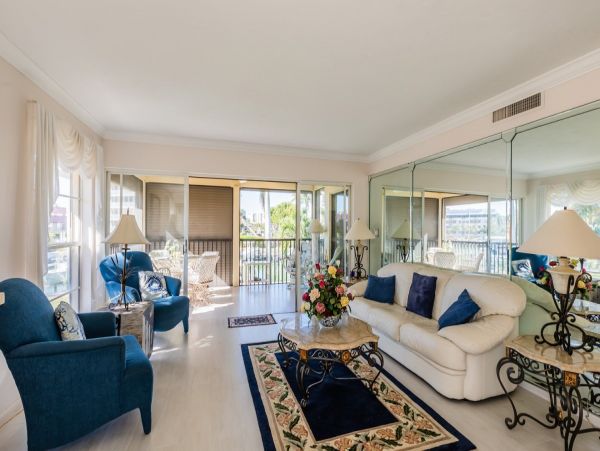 Lovely 2 Bedroom Vacation Condo in Marco Island