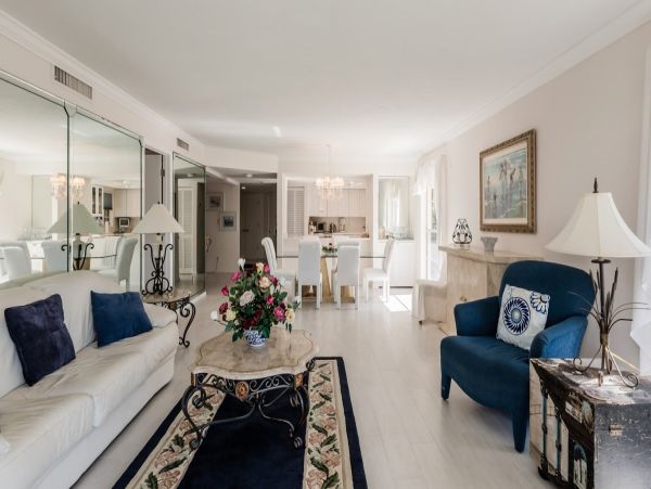 Lovely 2 Bedroom Vacation Condo in Marco Island