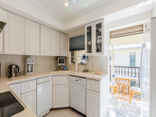 Lovely 2 Bedroom Vacation Condo in Marco Island