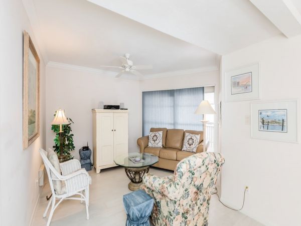 Lovely 2 Bedroom Vacation Condo in Marco Island
