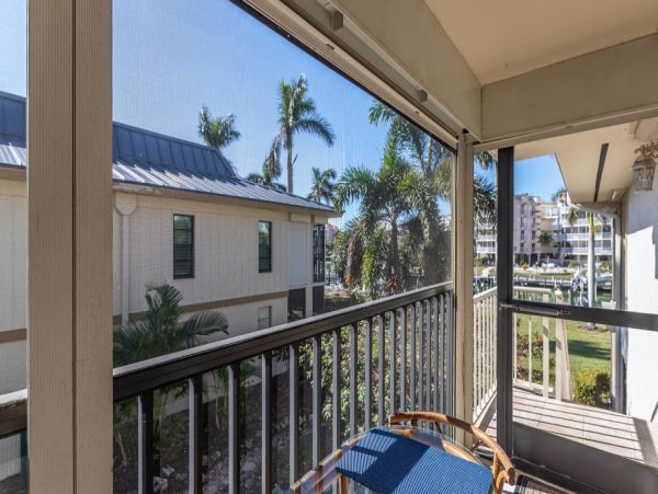 Lovely 2 Bedroom Vacation Condo in Marco Island