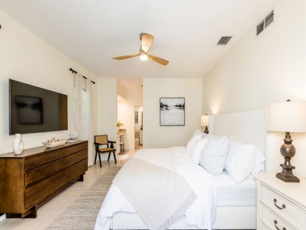 Three Bedroom Canal Front Vacation Home in Marco Island