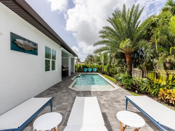 Marco Island Vacation Home Three Bedrooms Sleeps 6 Guests