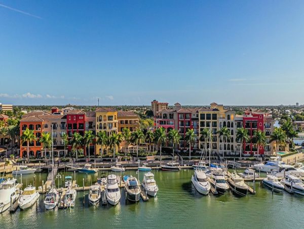 Marco Island Condo with Views of the Bay Live, Shop & Dine