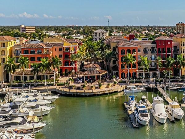 Marco Island Condo with Views of the Bay Live, Shop & Dine