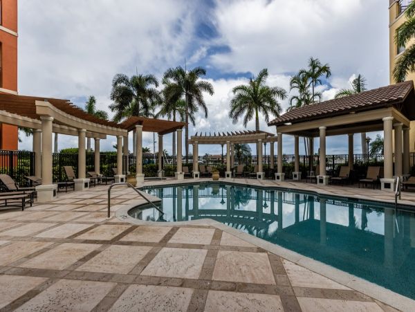 Marco Island Condo with Views of the Bay Live, Shop & Dine