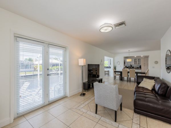Walk to Beach Marco Island Vacation Home Sleeps 8