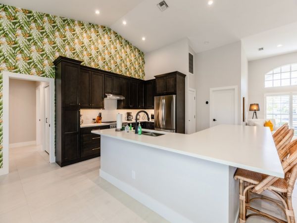 Lovely Marco Island Pool Vacation Getaway