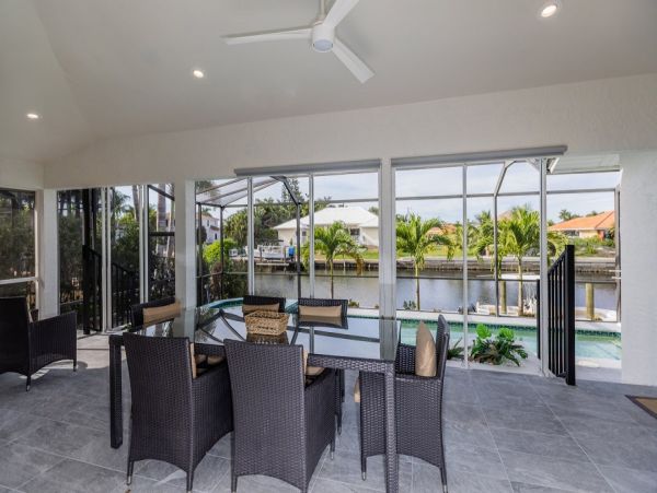 Lovely Marco Island Pool Vacation Getaway