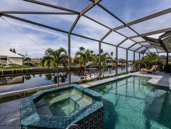 Lovely Marco Island Pool Vacation Getaway