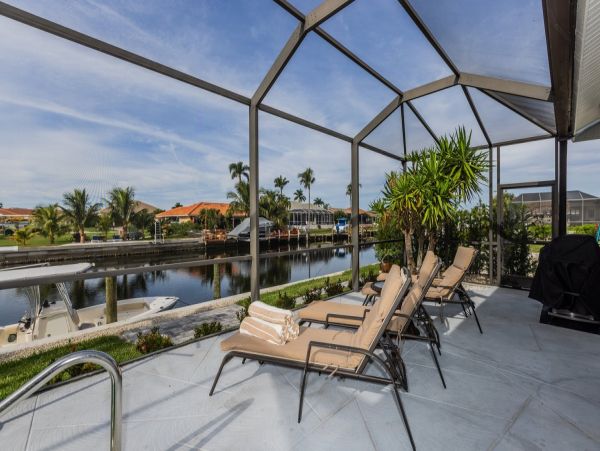 Lovely Marco Island Pool Vacation Getaway