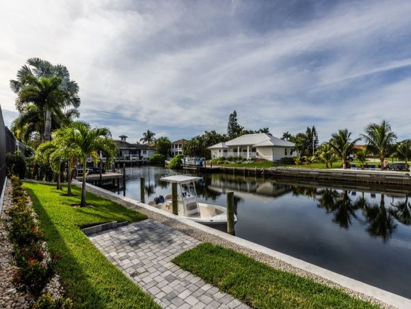 Lovely Marco Island Pool Vacation Getaway