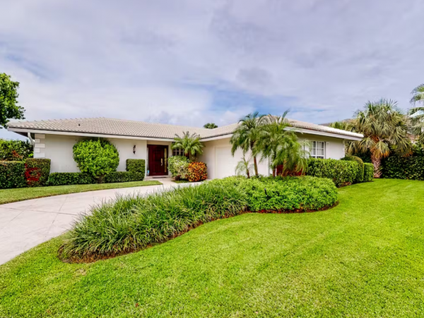 Charming 3 Bedroom Vacation Home in Riviera Beach