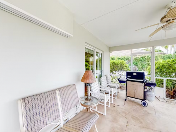 Charming 3 Bedroom Vacation Home in Riviera Beach