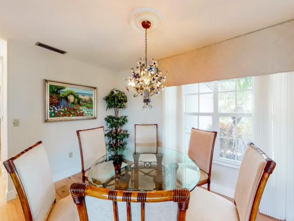 Charming 3 Bedroom Vacation Home in Riviera Beach