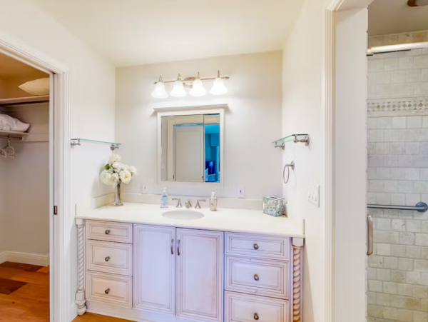 Charming 3 Bedroom Vacation Home in Riviera Beach
