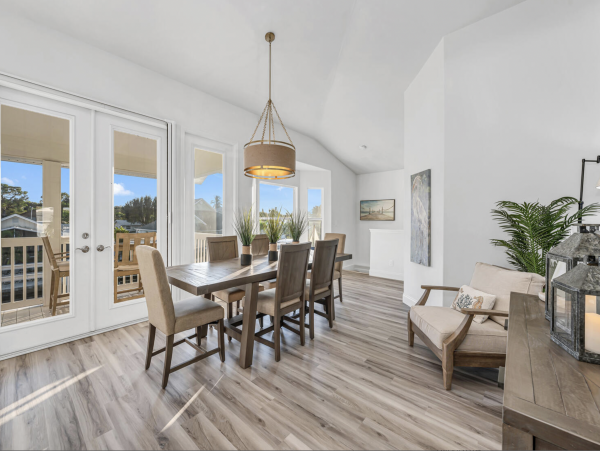 Naples Luxury Three Bedroom Vacation Home
