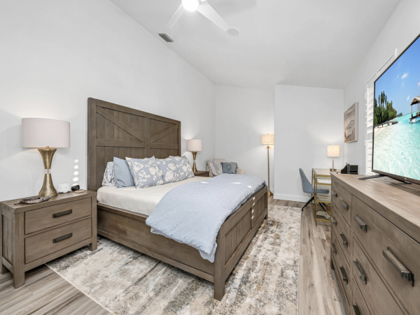 Naples Luxury Three Bedroom Vacation Home