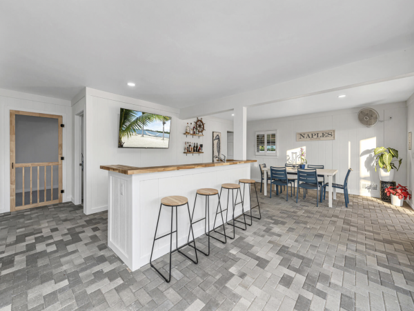 Naples Luxury Three Bedroom Vacation Home