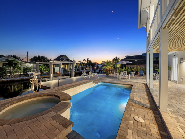 Naples Luxury Three Bedroom Vacation Home