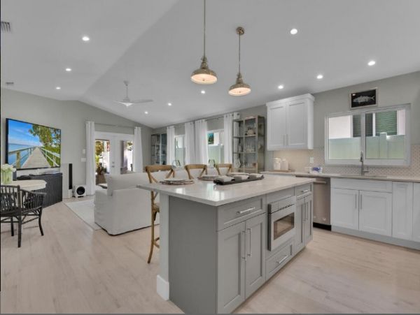 North Naples Vacation Home with 3 Bedrooms Sleeps 6 Guests
