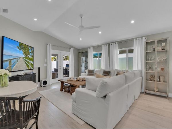 North Naples Vacation Home with 3 Bedrooms Sleeps 6 Guests