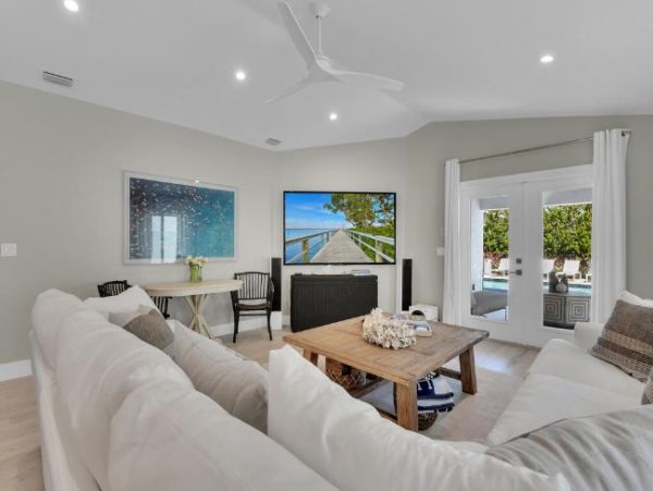 North Naples Vacation Home with 3 Bedrooms Sleeps 6 Guests