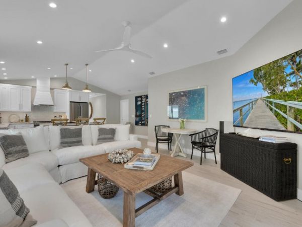 North Naples Vacation Home with 3 Bedrooms Sleeps 6 Guests
