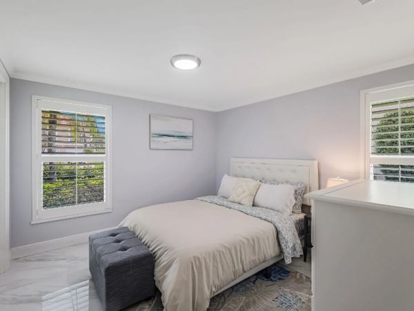 Naples Vacation Home Three Bedrooms Short Walk To Beach