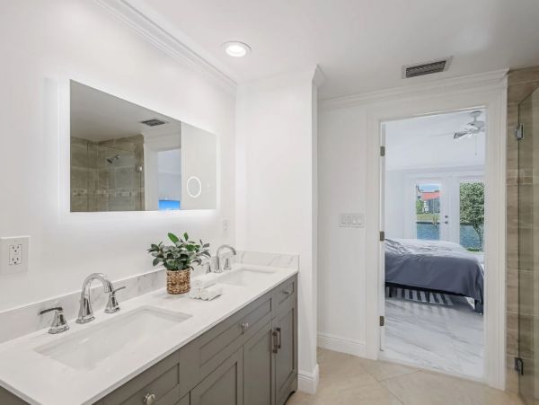 Naples Vacation Home Three Bedrooms Short Walk To Beach