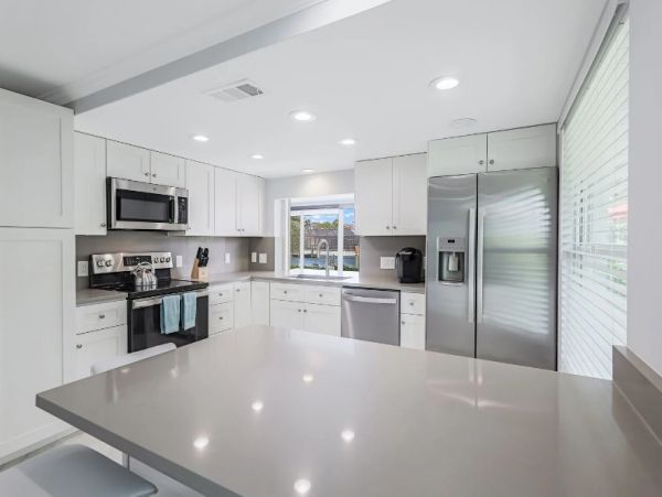 Naples Vacation Home Three Bedrooms Short Walk To Beach