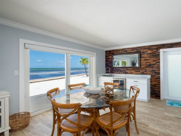 Beachfront 5 Bedroom Vacation Rental in Islamorada Sleeps 10