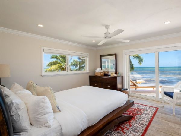 Beachfront 5 Bedroom Vacation Rental in Islamorada Sleeps 10