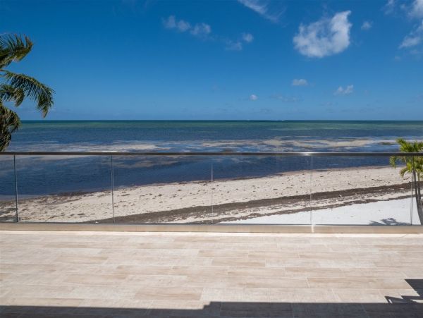 Beachfront 5 Bedroom Vacation Rental in Islamorada Sleeps 10