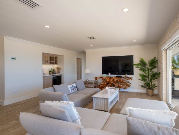 Beachfront 5 Bedroom Vacation Rental in Islamorada Sleeps 10