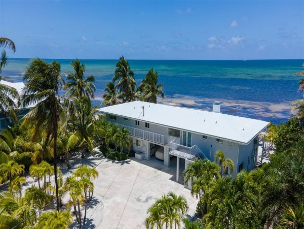 Beachfront 5 Bedroom Vacation Rental in Islamorada Sleeps 10