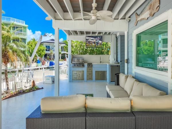Tavernier Waterfront Vacation Home with 3 Bedrooms Sleeps 6
