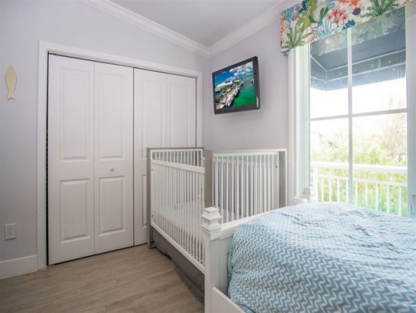 Tavernier Waterfront Vacation Home with 3 Bedrooms Sleeps 6