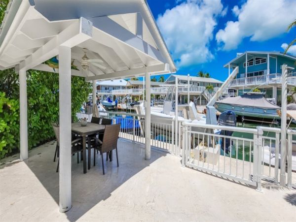 Tavernier Waterfront Vacation Home with 3 Bedrooms Sleeps 6
