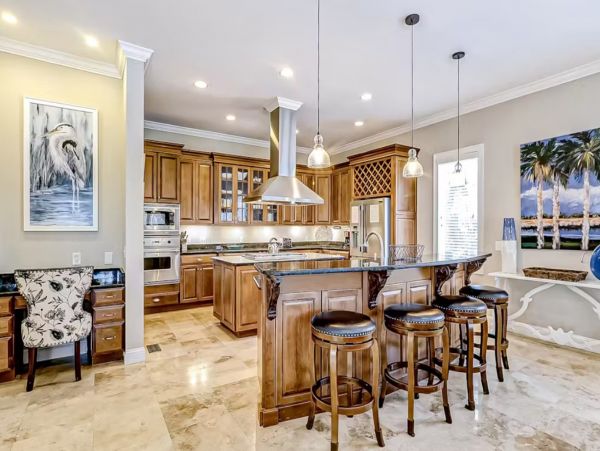Five Bedroom Luxury Vacation Rental in Hilton Head Near the Beach