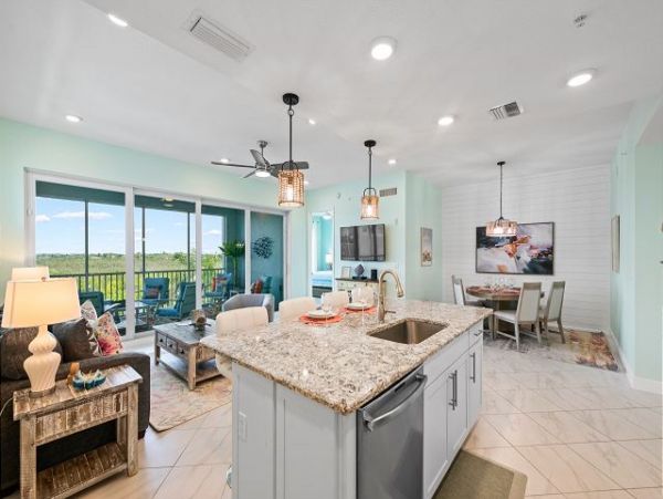 Charming Three Bedroom Condo with Great Resort Amenities