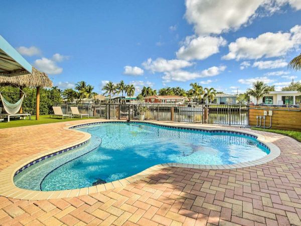 Spacious Vacation Rental with 3 Bedrooms in Pompano Beach