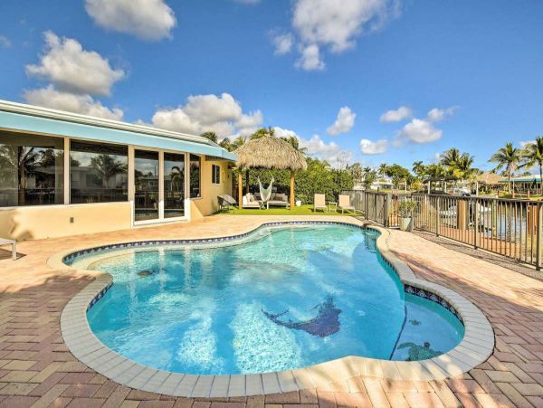 Spacious Vacation Rental with 3 Bedrooms in Pompano Beach