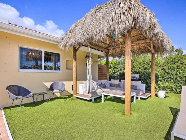 Spacious Vacation Rental with 3 Bedrooms in Pompano Beach