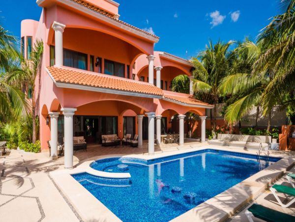 Beachfront Luxury 10 Bedroom Vacation Rental in Tulum