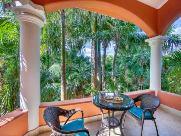 Beachfront Luxury 10 Bedroom Vacation Rental in Tulum