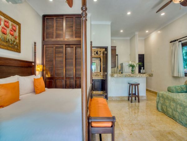 Beachfront Luxury 10 Bedroom Vacation Rental in Tulum