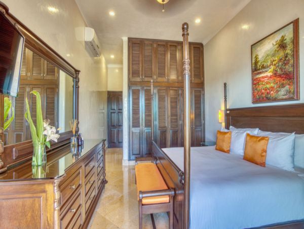Beachfront Luxury 10 Bedroom Vacation Rental in Tulum
