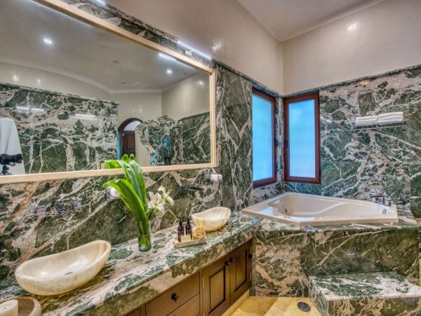 Beachfront Luxury 10 Bedroom Vacation Rental in Tulum