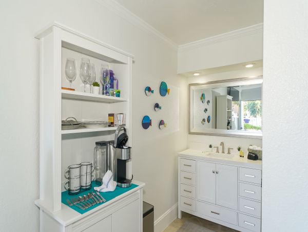 Lovely Hotel Room - Condo with Water Views